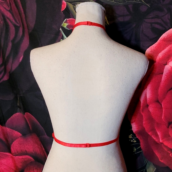 Strappy Harness with Adjustable Elastic Straps Red NWOT - Picture 2 of 2